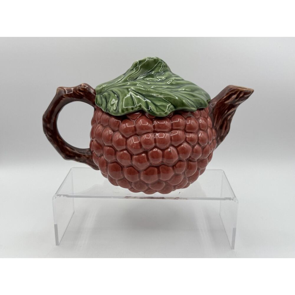 Vintage Berry/Grape Teapot Jay Willfred Andrea Sadek Portugal, Pre-owned